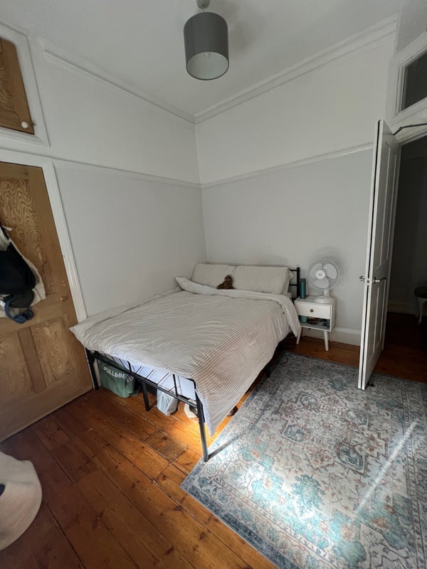 Room Alexandra Park Road in Greater London