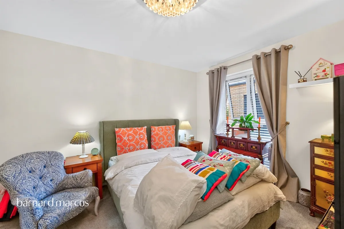 Flat Tala Close in Greater London