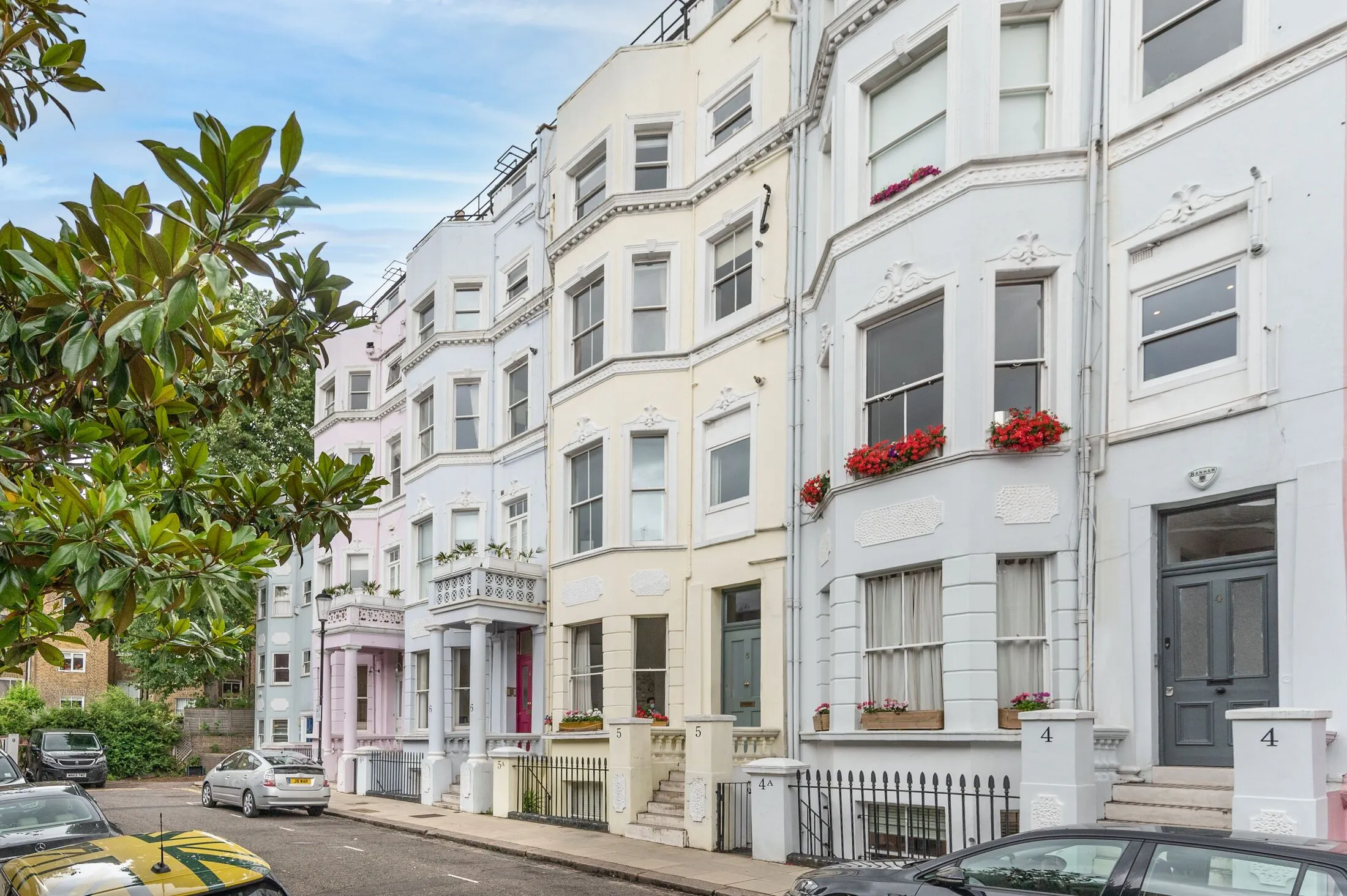 Flat Colville Houses in Greater London