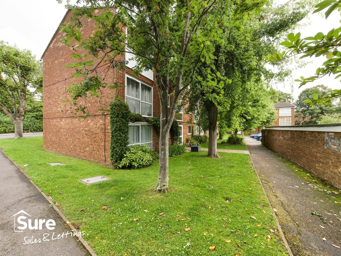 Flat Chenies Court in Dacorum