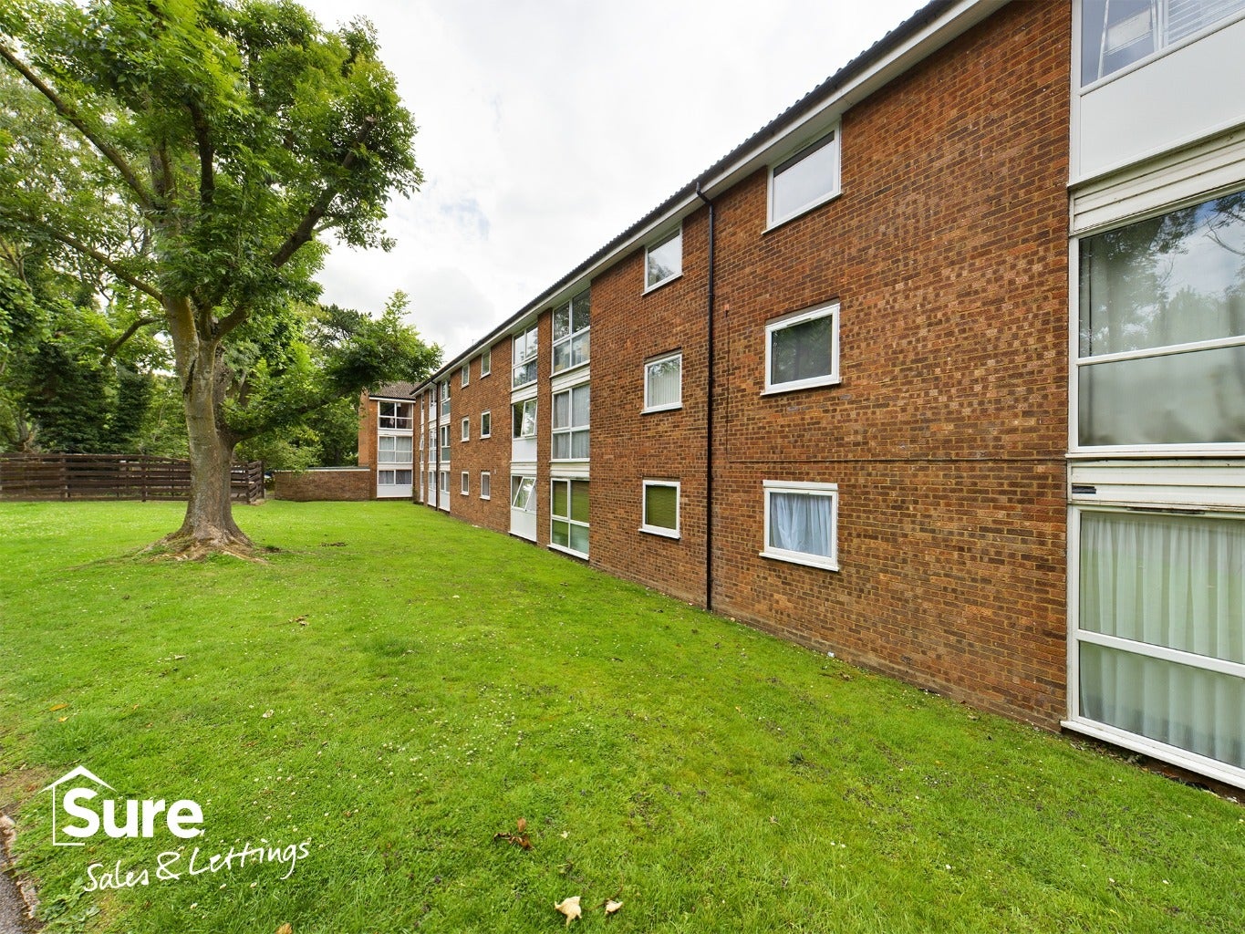 Flat Chenies Court in Dacorum
