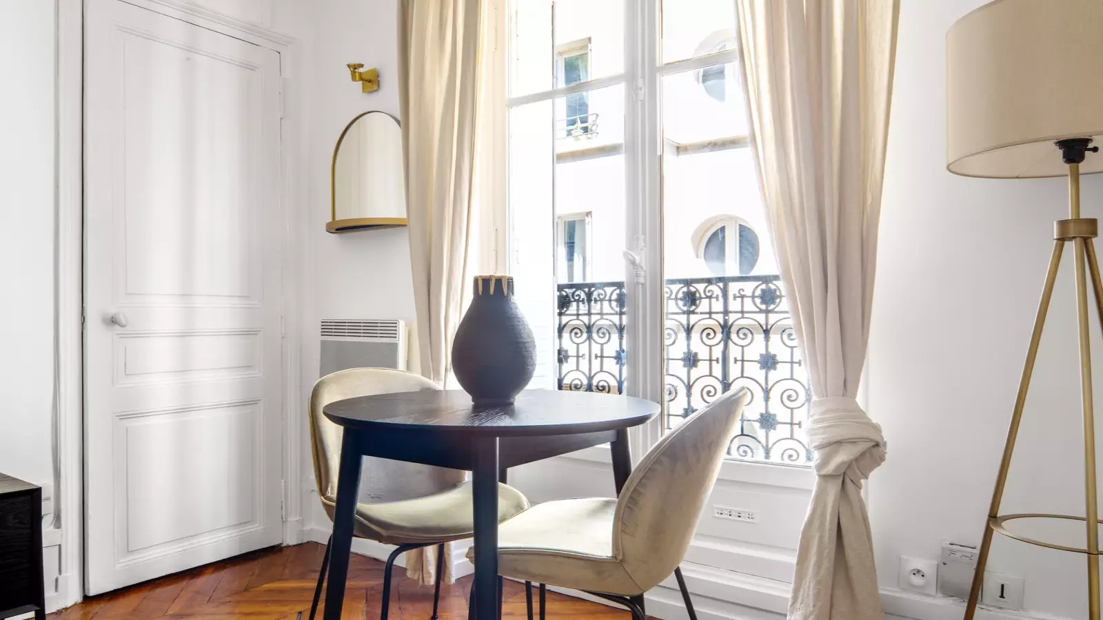 Flat Rue de l'Étoile in Paris