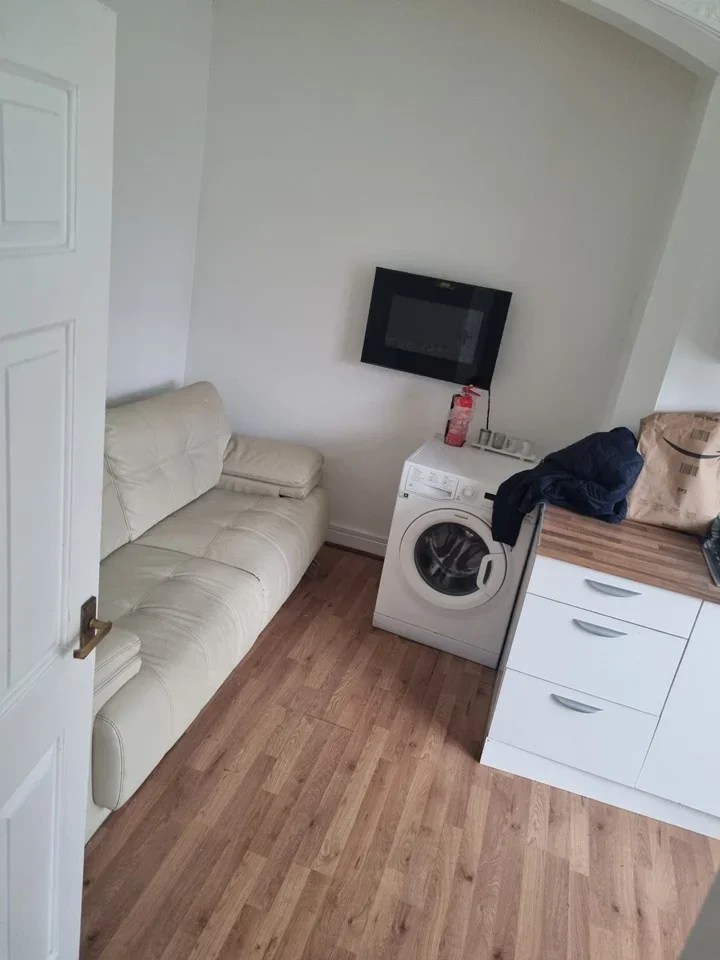 Flat Longford Place in Manchester
