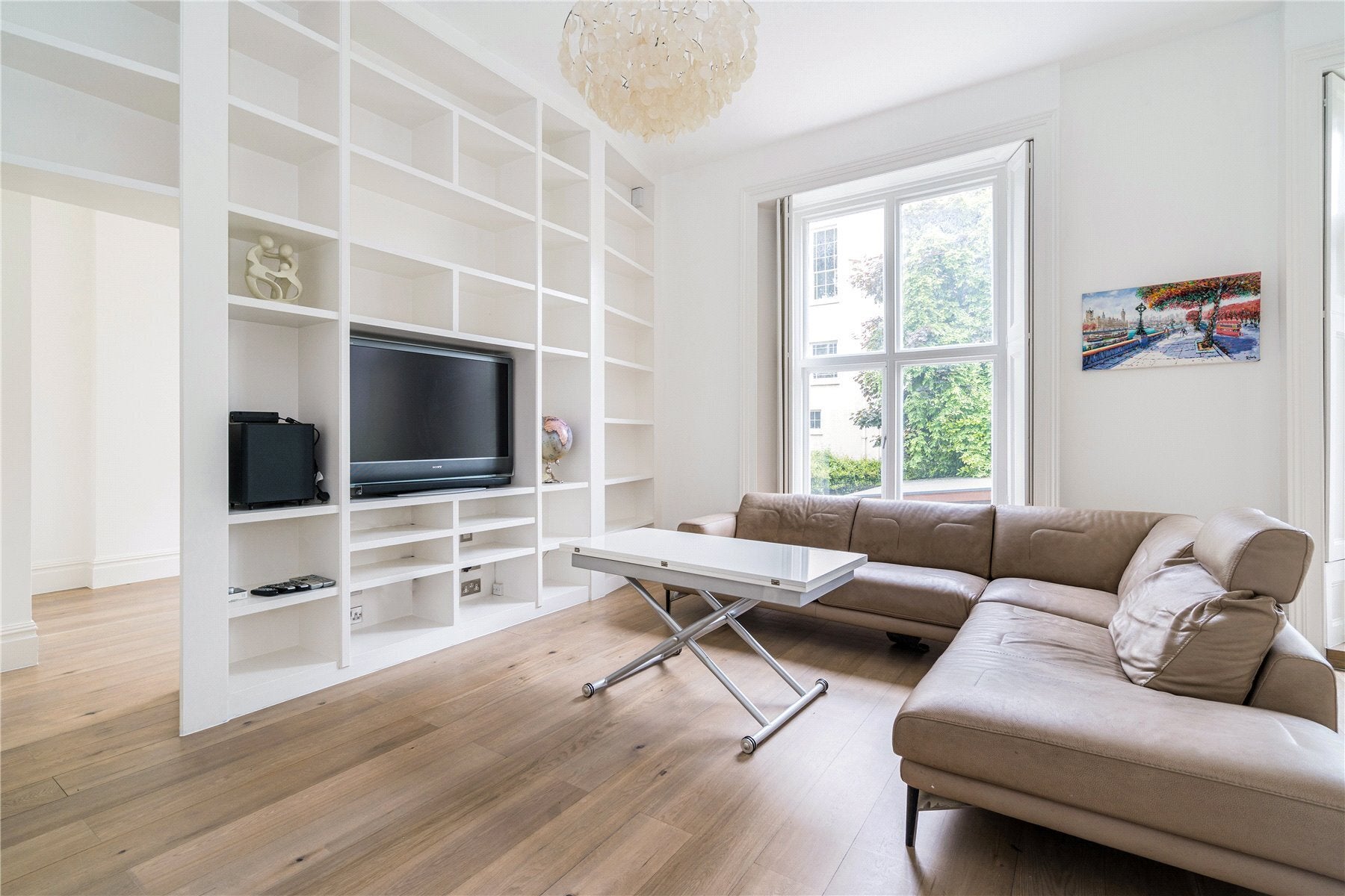 Flat Regent's Park Road in Greater London