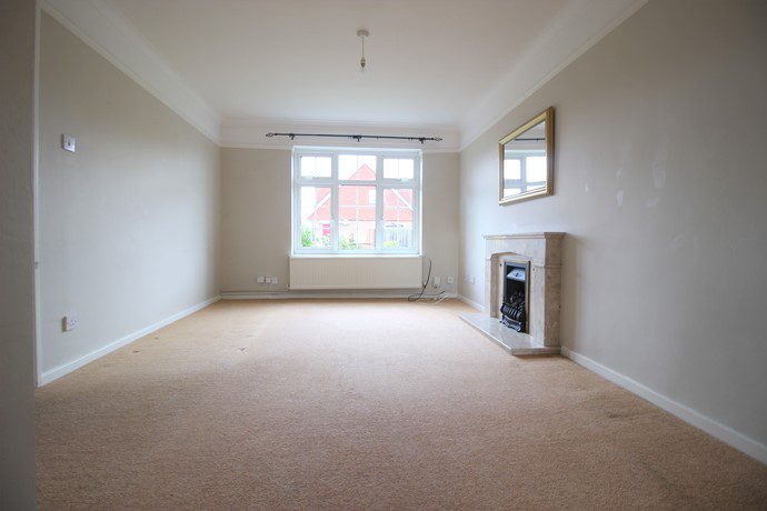 Flat Poynes Road in Reigate and Banstead