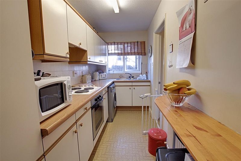 House Bainton Close in Bradford-on-Avon