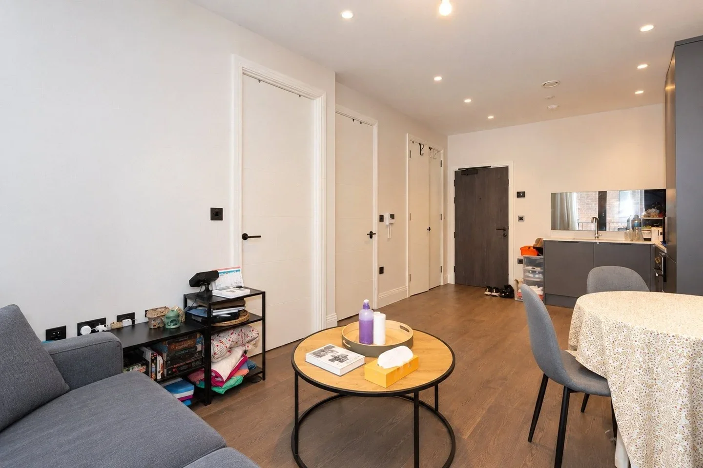 Flat Selsdon Way in Greater London