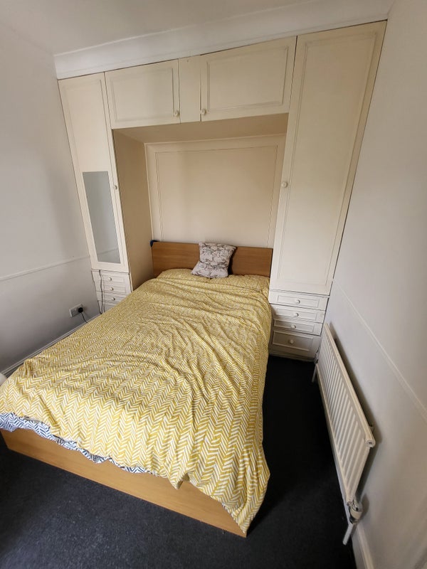Room Blenheim Road in Greater London