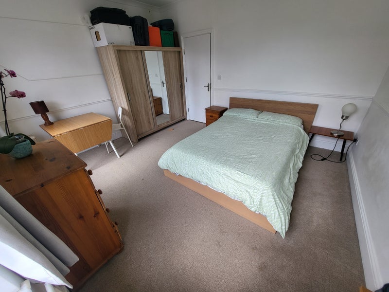 Room Blenheim Road in Greater London