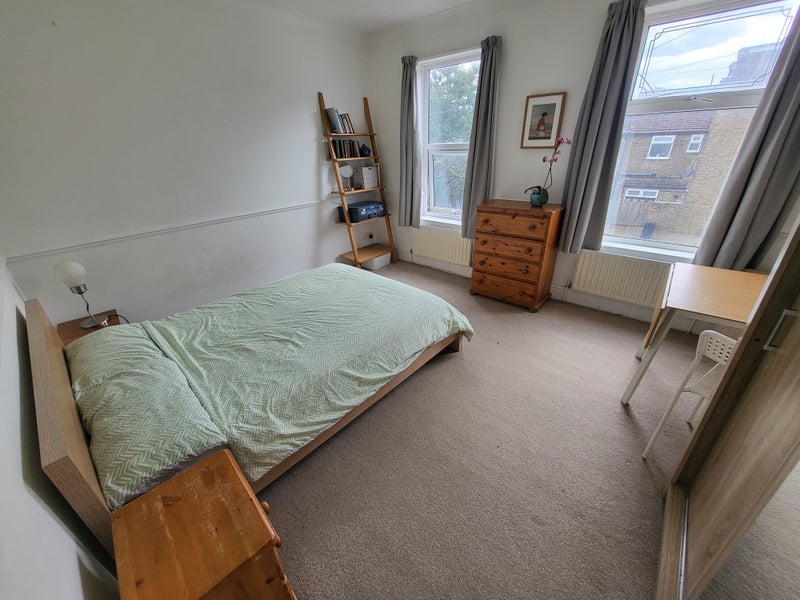 Room Blenheim Road in Greater London