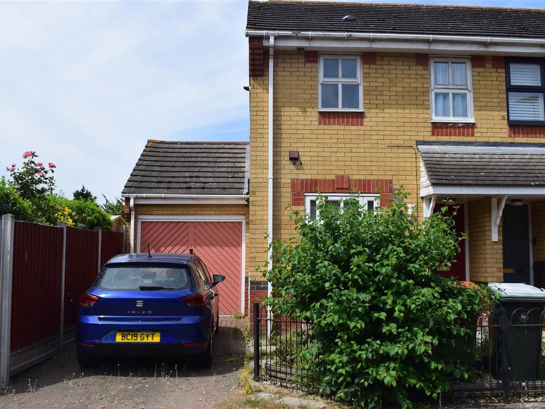 House Trader Road in Greater London