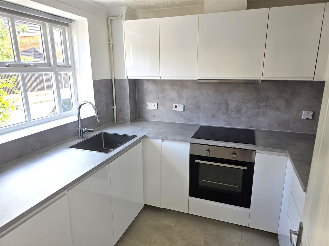 House Trader Road in Greater London
