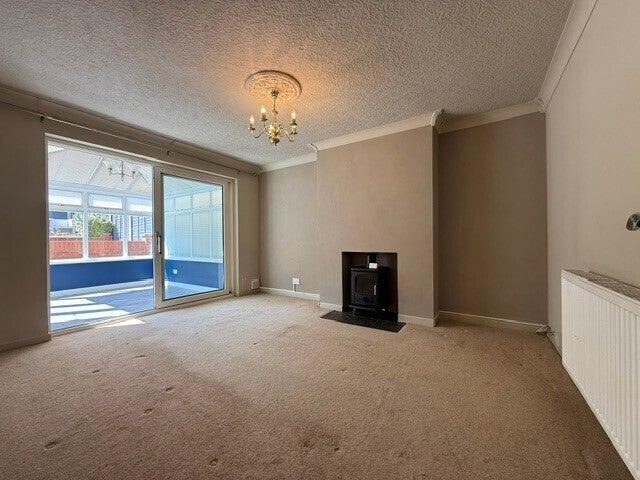 Flat Geneva Crescent in Wychavon