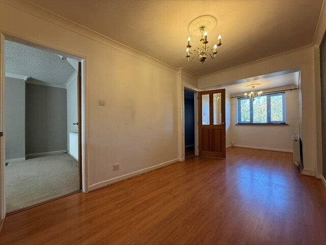 Flat Geneva Crescent in Wychavon