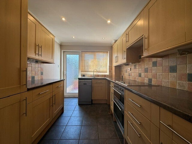 Flat Geneva Crescent in Wychavon