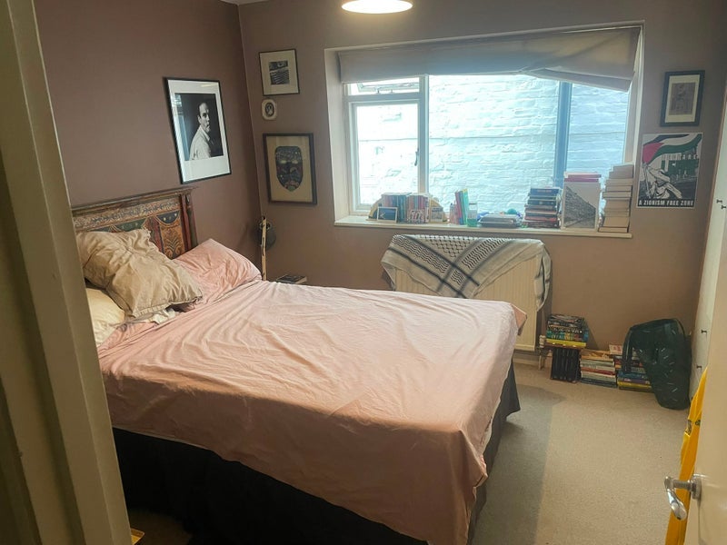 Room Woodchurch Road in Greater London
