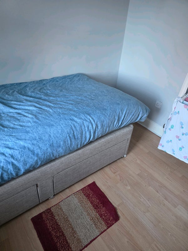 Room Young Terrace in Glasgow