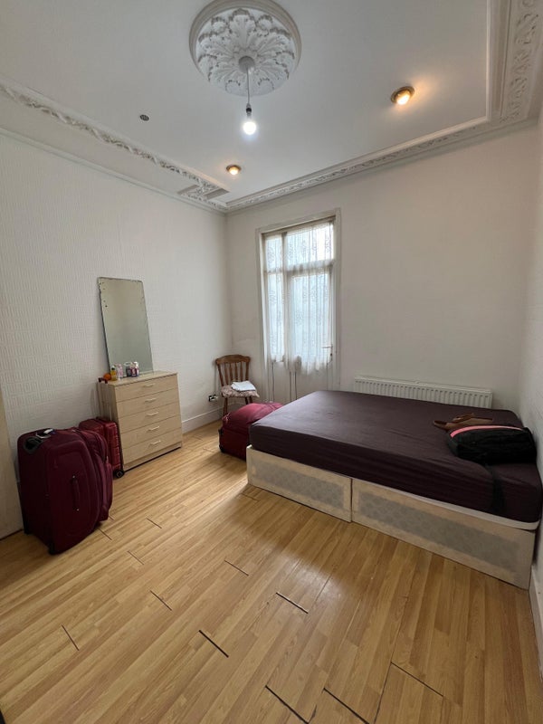 Room Lea Bridge Road in Greater London