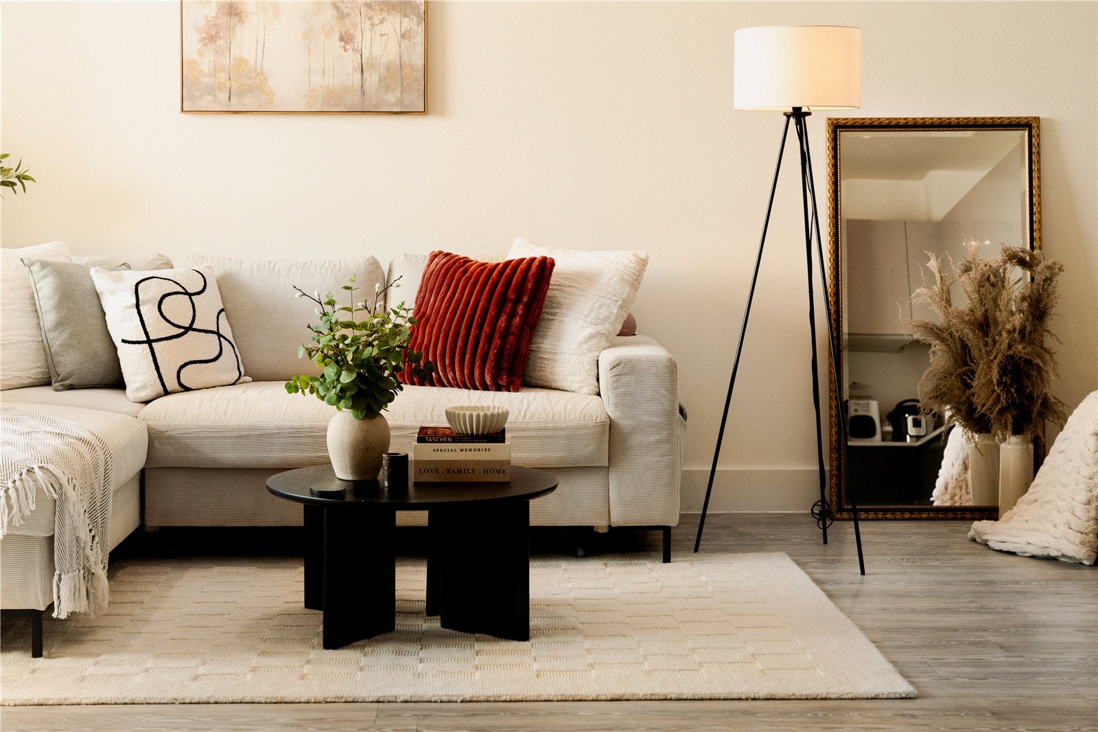 Flat Harrow Manorway in Greater London