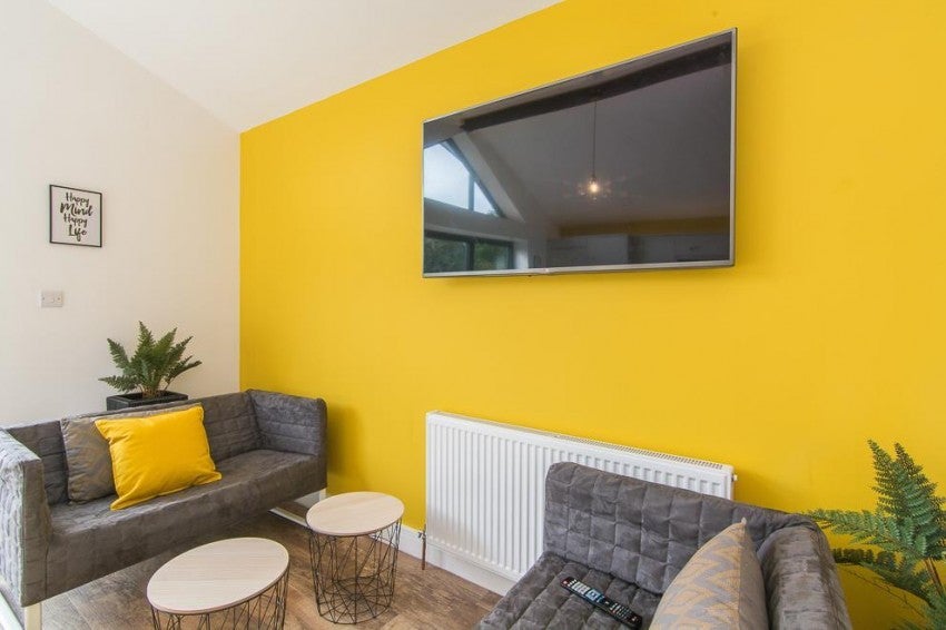 Room New Vale Road in Gedling