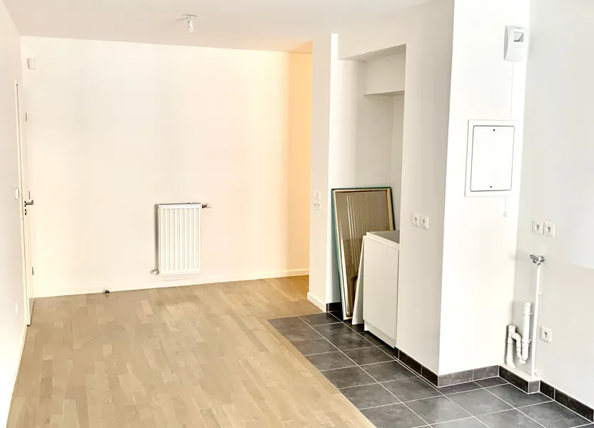 Flat Rue Louis Blanc in Le Pré-Saint-Gervais