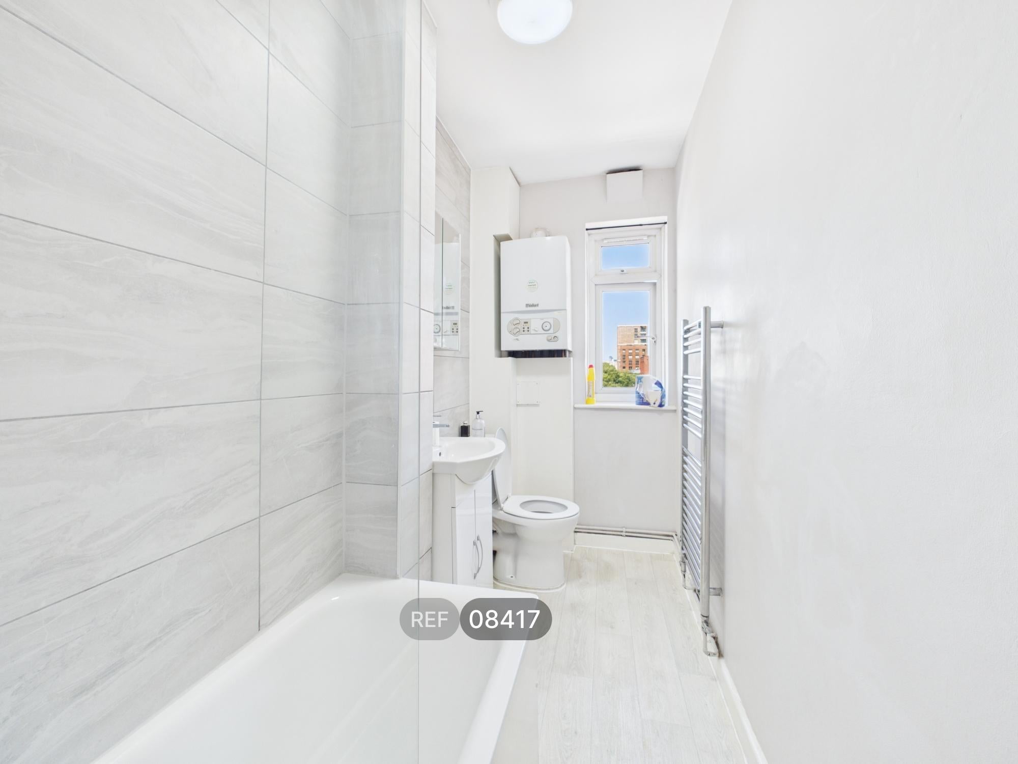 Flat Brixton Hill in Greater London
