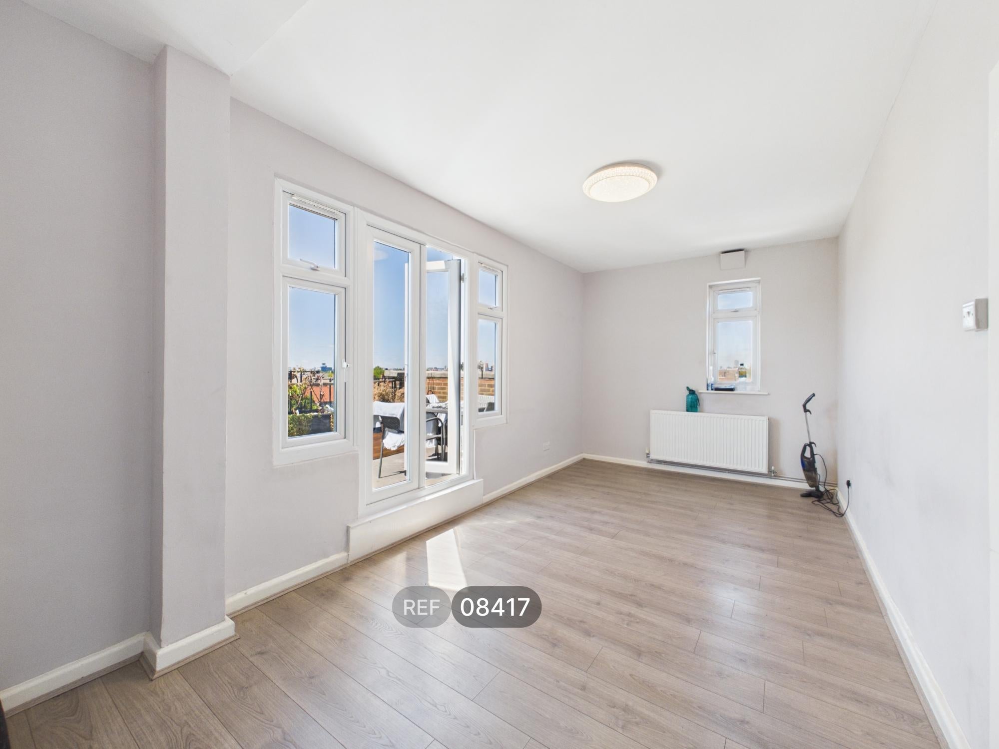 Flat Brixton Hill in Greater London