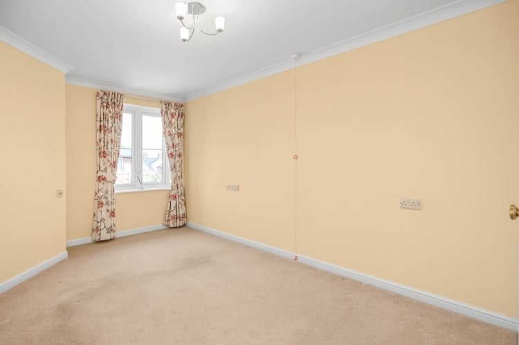 Flat Foxhall Court in Cherwell District
