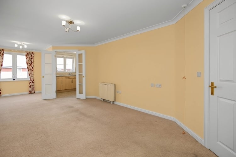 Flat Foxhall Court in Cherwell District