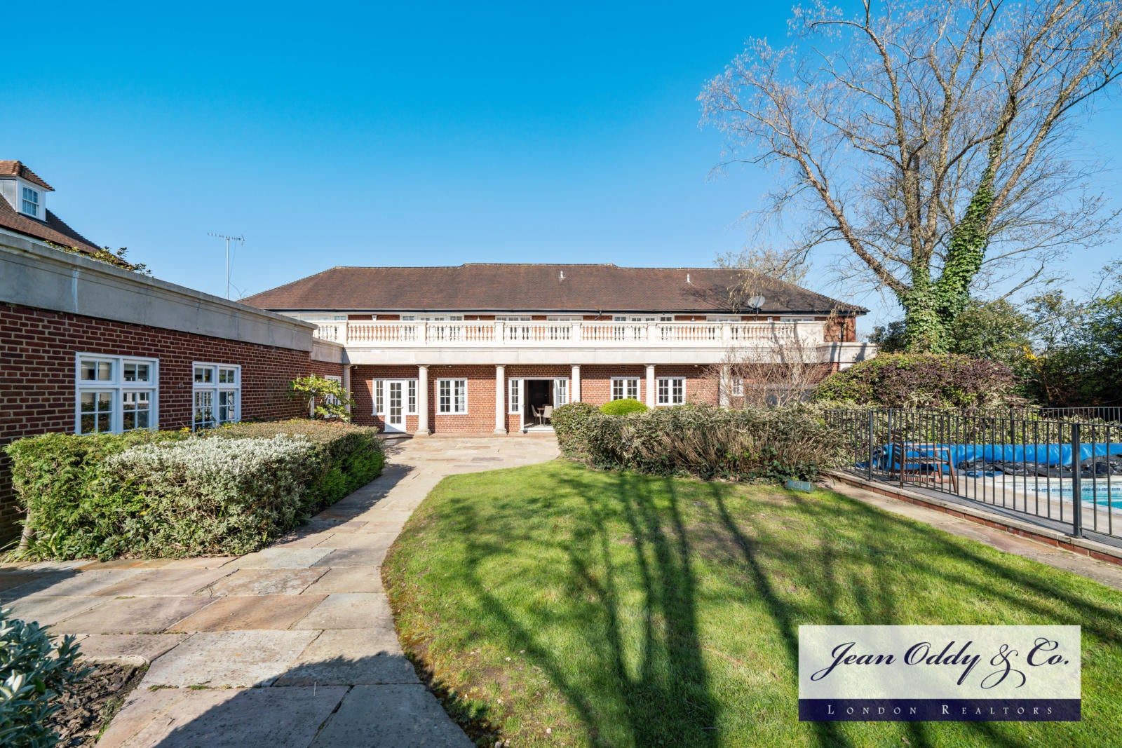 House Winnington Road in Greater London