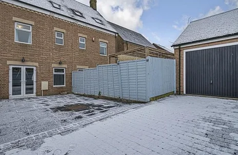 House Mattocks Path in Swindon