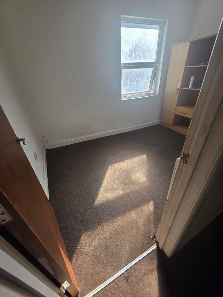 Flat Chester Avenue in Luton
