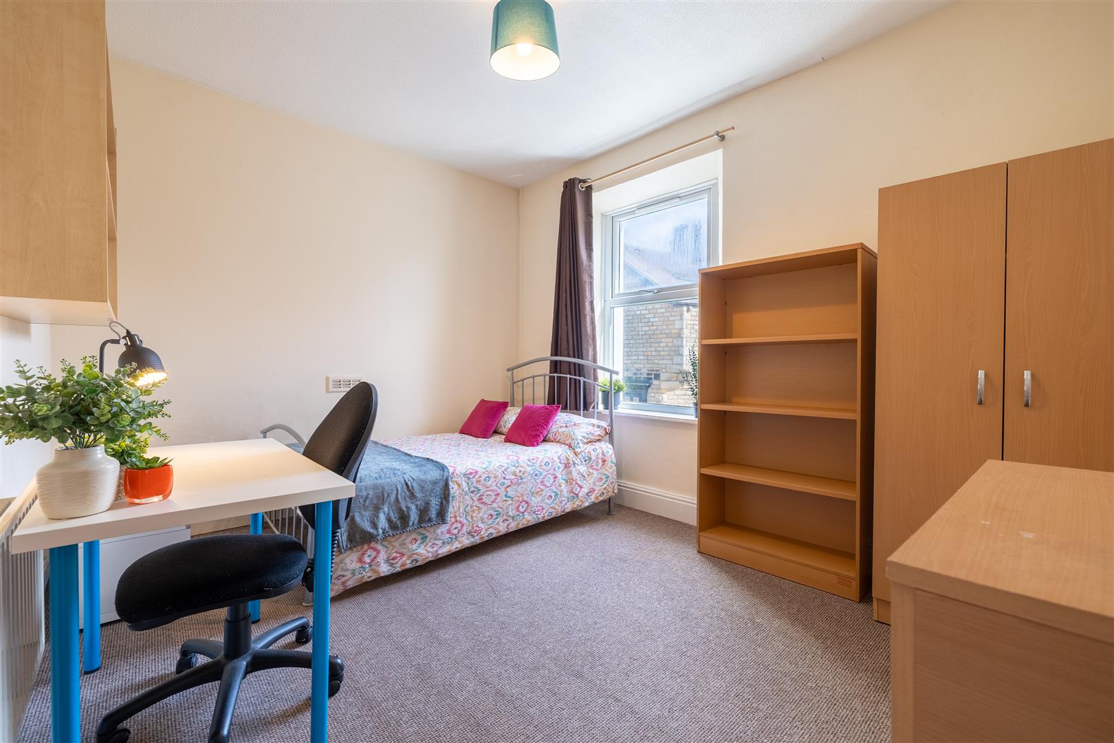 Room Langley Road in Lancaster