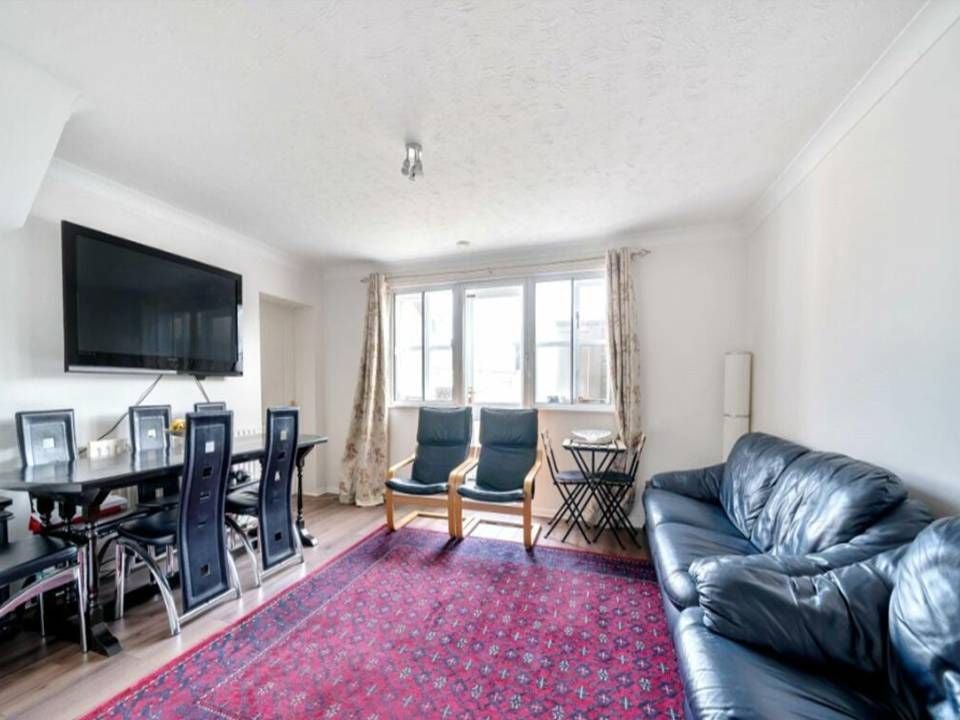 House Lory Ridge in Surrey Heath