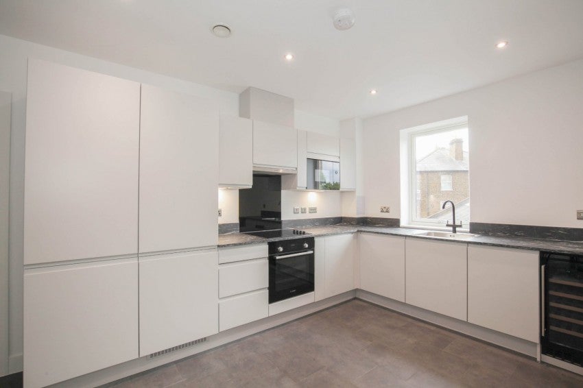 Flat Kew Bridge Road in Greater London