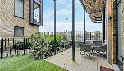 Flat Rainville Road in Greater London