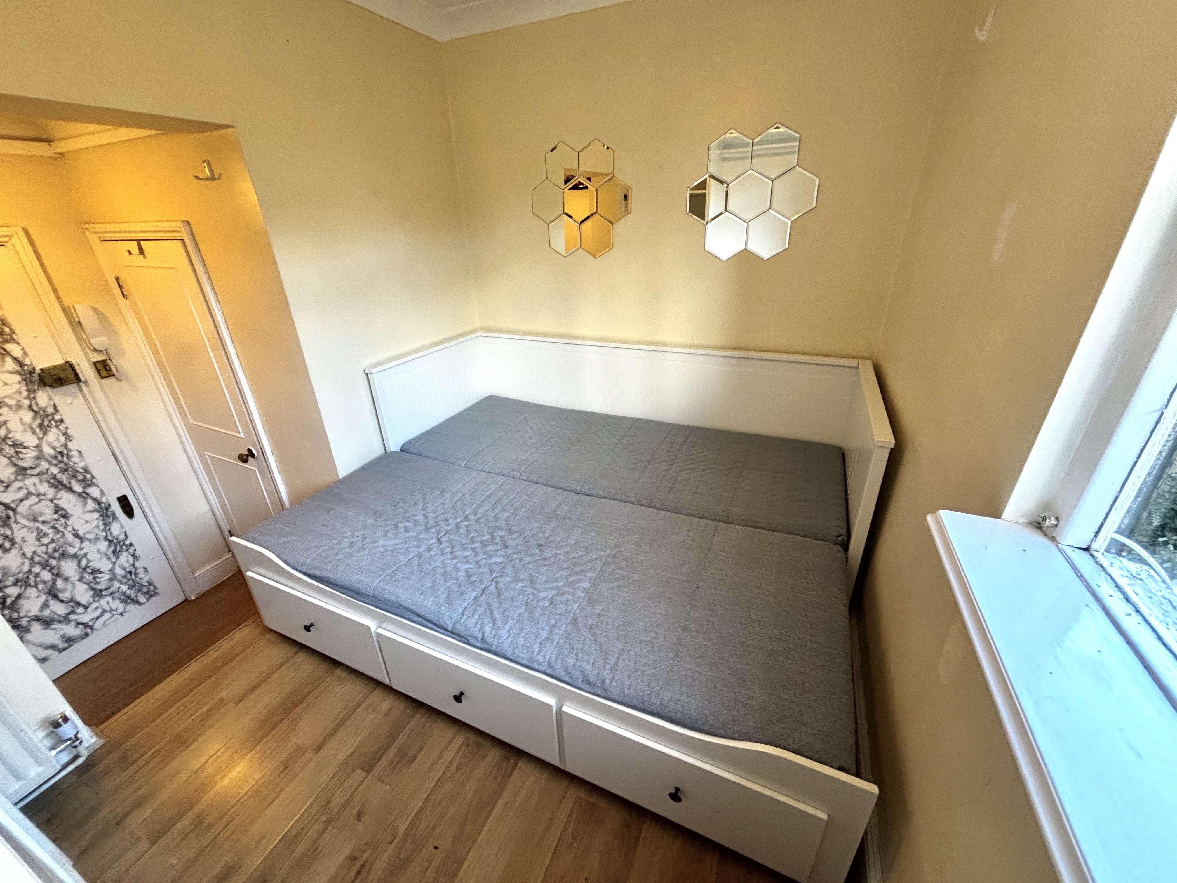 Flat Finborough Road in Greater London
