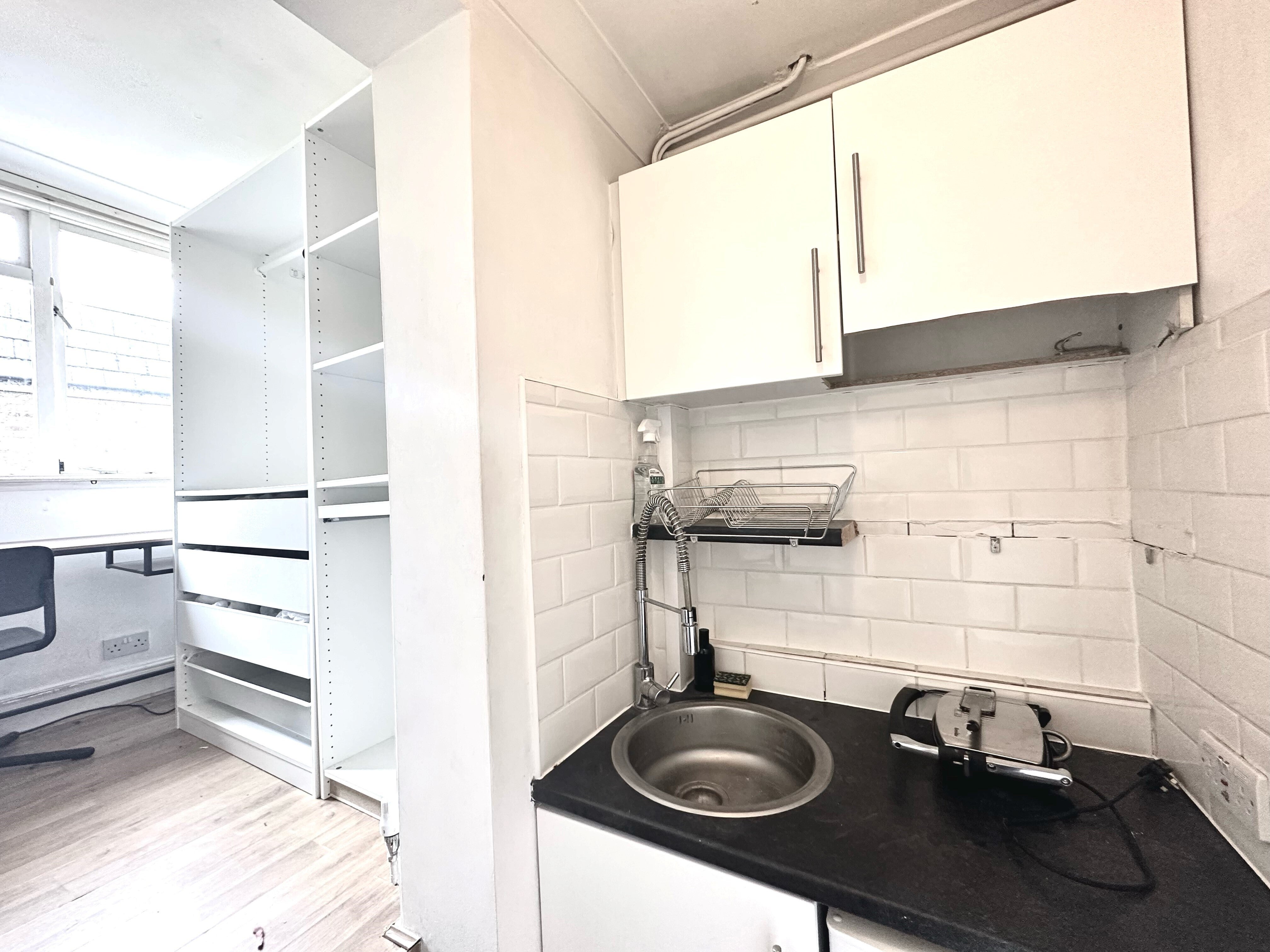 Flat Finborough Road in Greater London