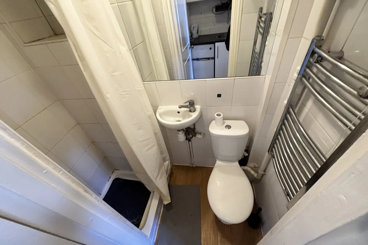 Flat Finborough Road in Greater London