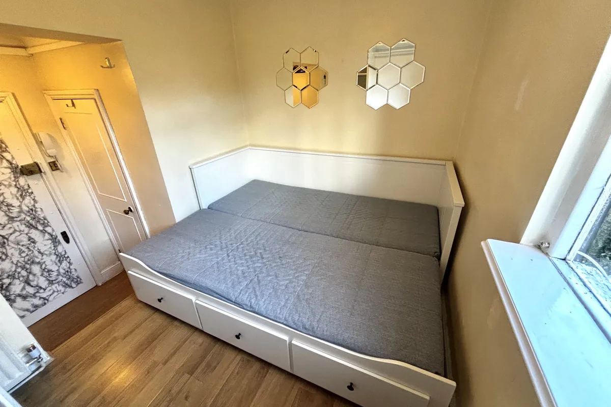 Flat Finborough Road in Greater London