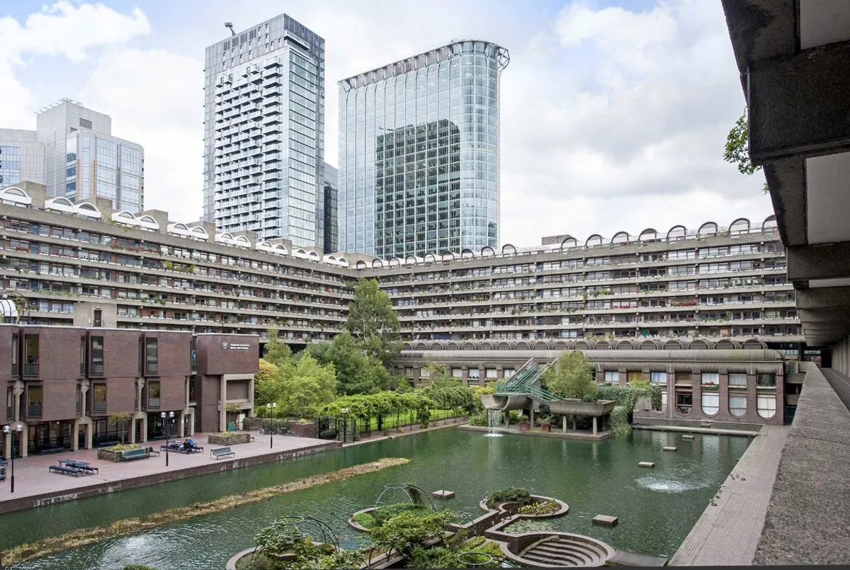 Flat Moor Lane in City of London