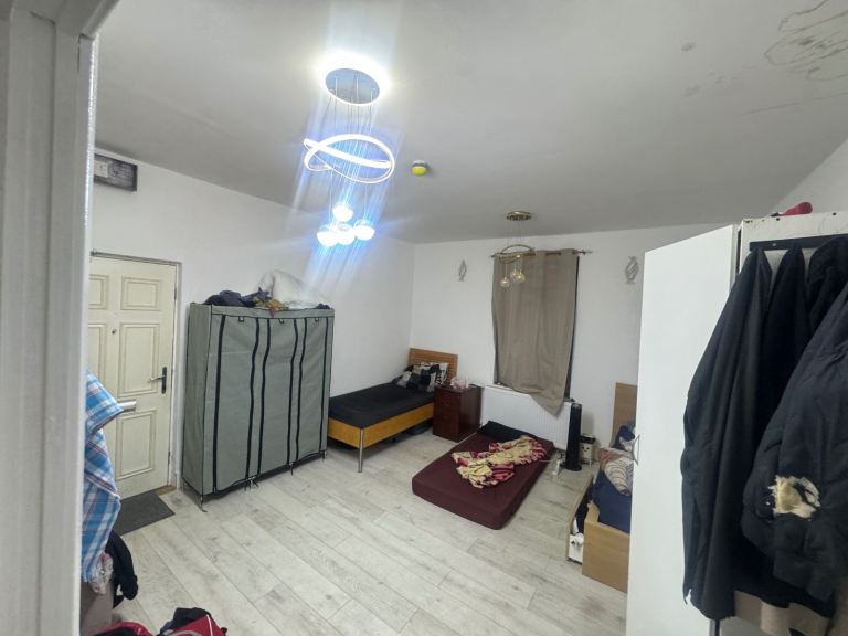Room New Town Road in Luton