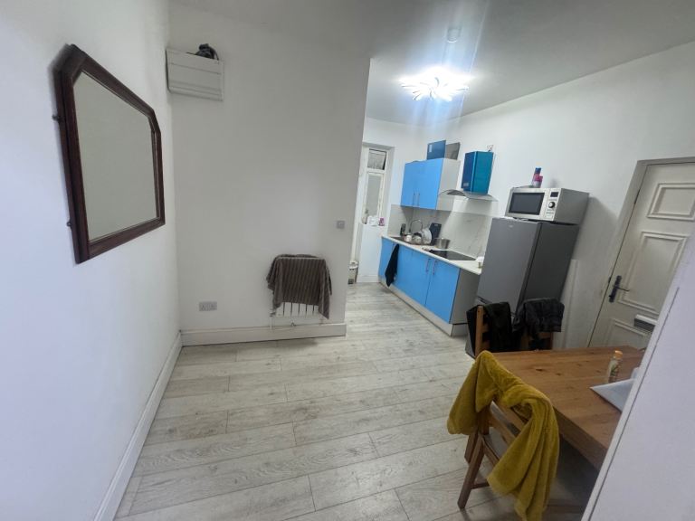 Room New Town Road in Luton