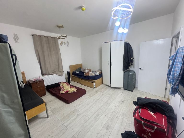 Room New Town Road in Luton