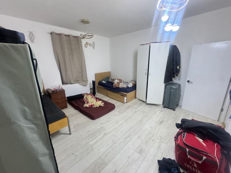 Room New Town Road in Luton