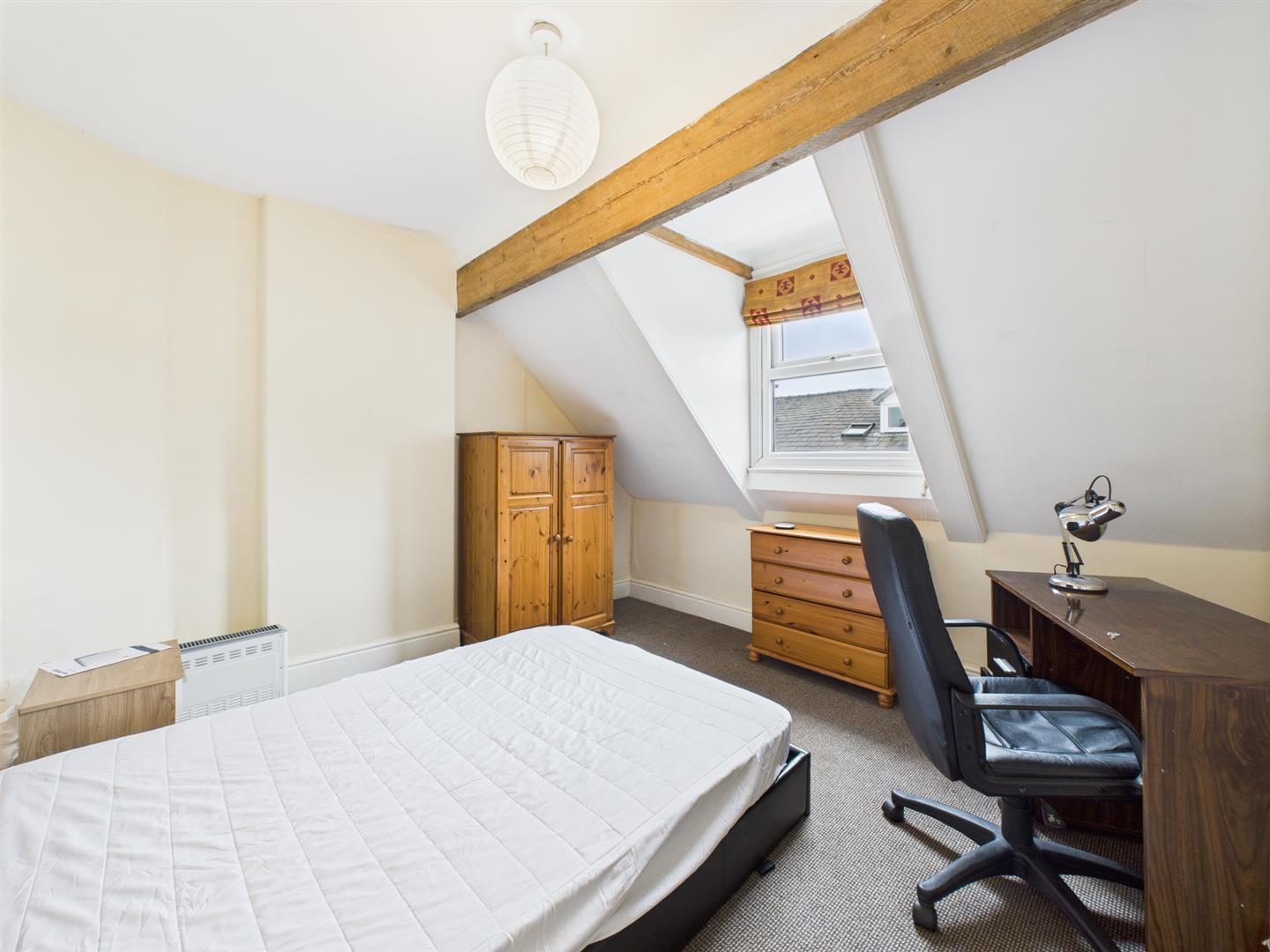 Room Ashfield Avenue in Lancaster