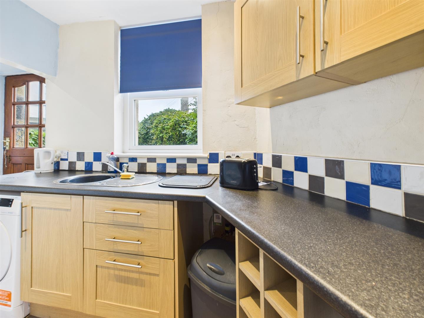 Room Ashfield Avenue in Lancaster