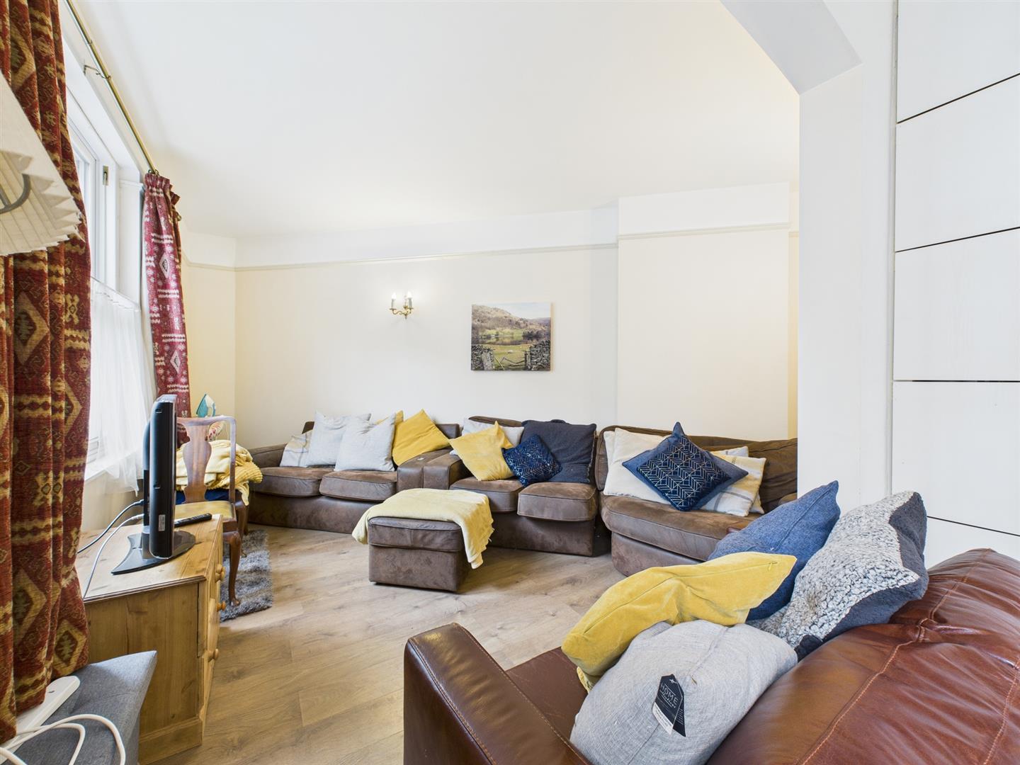 Room Ashfield Avenue in Lancaster