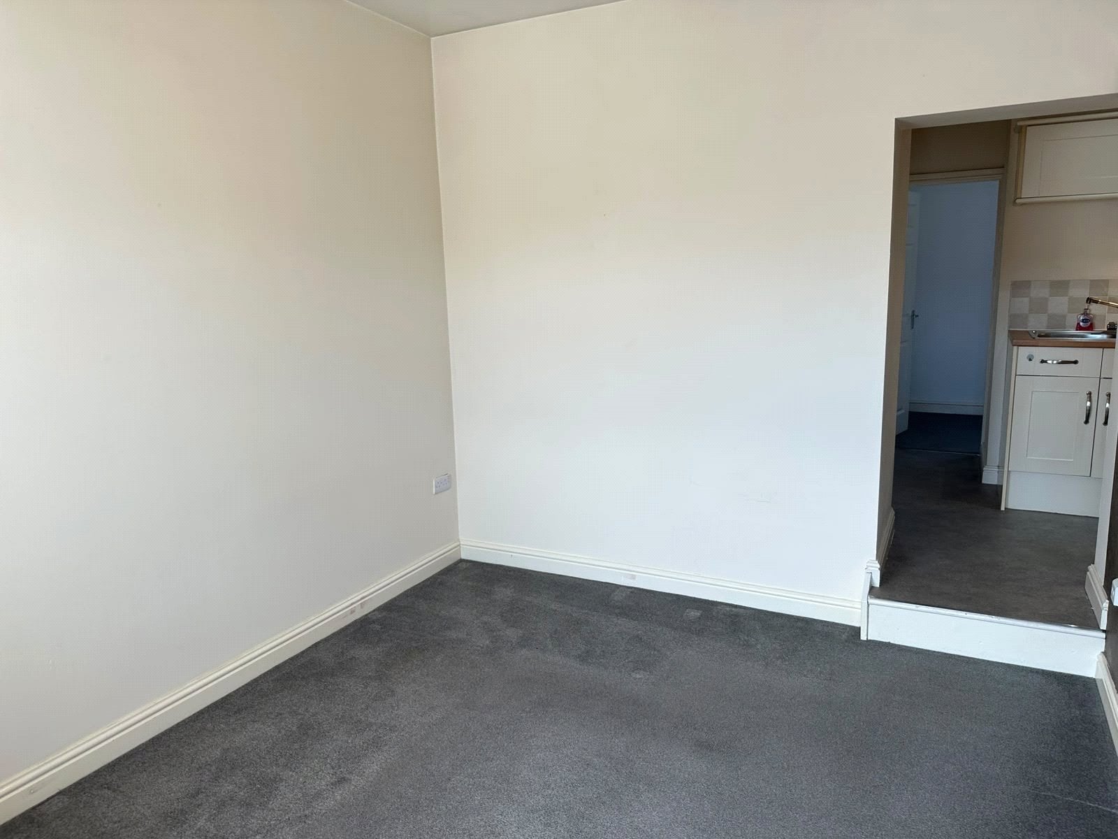Flat Trewnern drive in Lichfield
