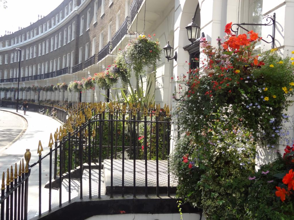 House Cartwright Gardens in Greater London